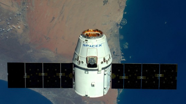 قمر صناعي لشركة space x